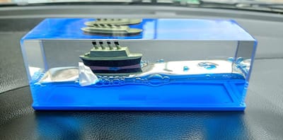 Titanic Pirate Ship Desk Decoration - Cruise Ship Fluid Drift Bottle Model Ornament for Tabletops_img_2