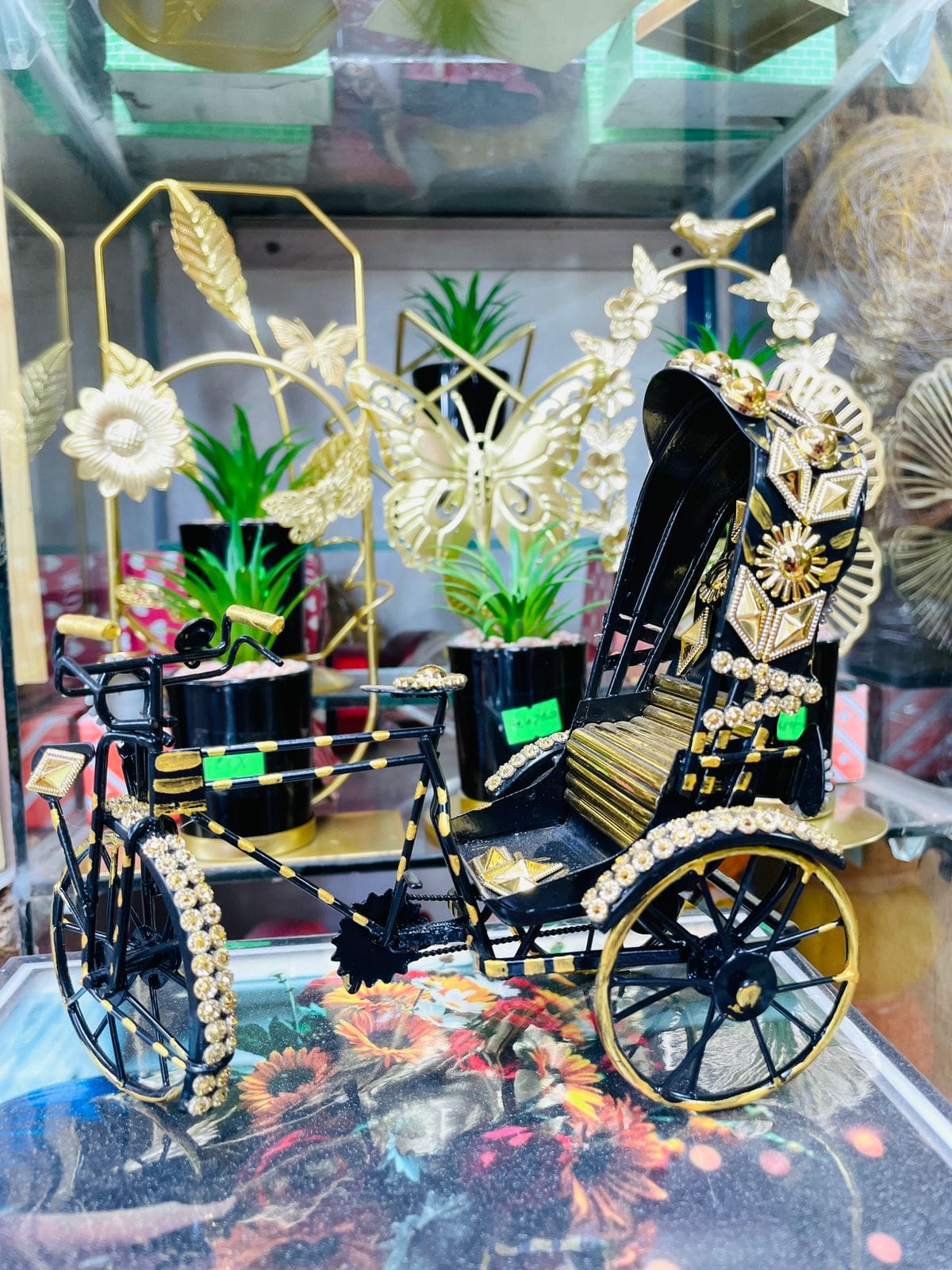 Metal Miniature Replica Ornamented Rickshaw Metal Miniature Replica Ornamented Rickshaw (P-3309)